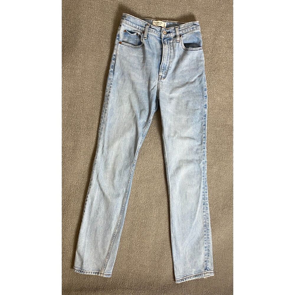 Abercrombie & Fitch 90's Slim Straight Ultra High-Rise Light Wash Denim Jeans